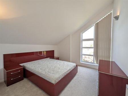 4 Bedroom House - Photo 5