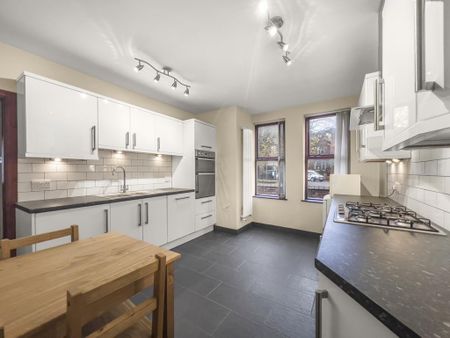 2 bedroom apartment to rent - Photo 3