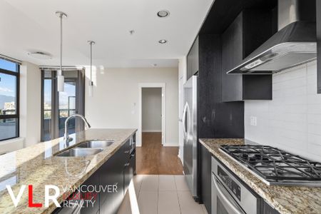 Condo in Burnaby, BC - Photo 2