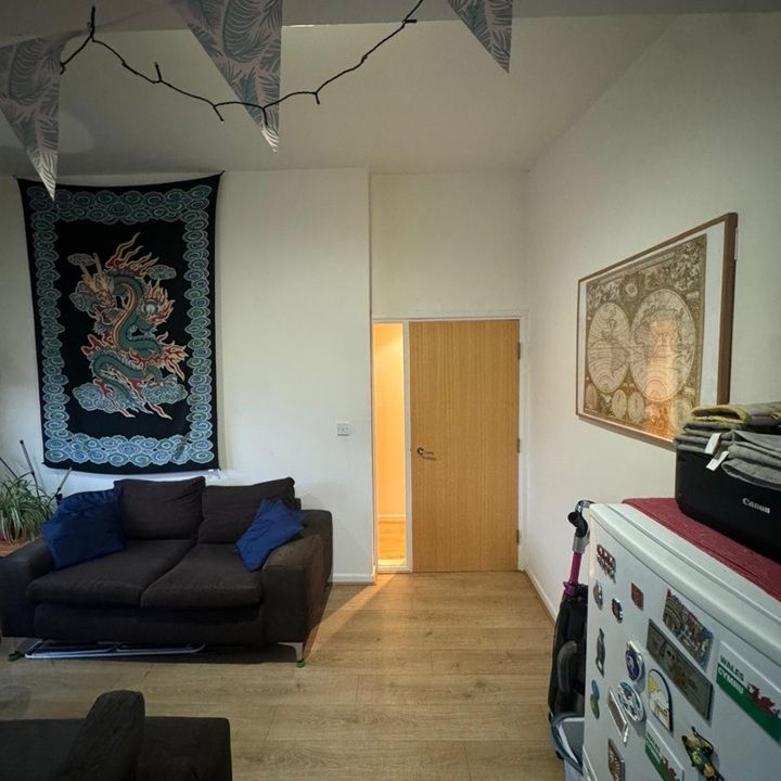 2 Bed Flat, Highbury Court, LS6 - Photo 1