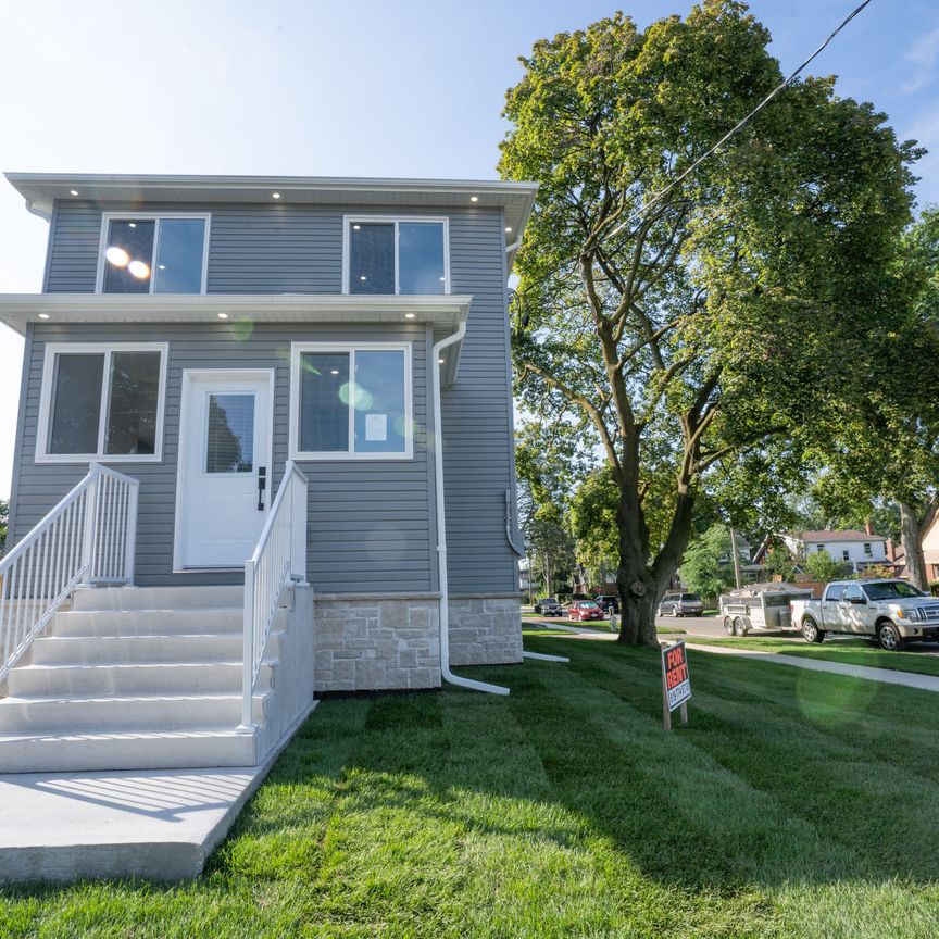 For Lease - 309 Nelson Street, Brantford, Ontario - Photo 1