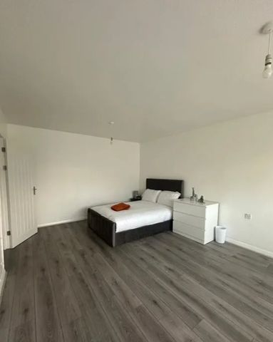 Room in a Shared House, London, E2 - Photo 3