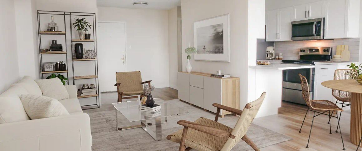 Windsor Park Plaza — Small 2 Bedroom Apartment - Photo 1