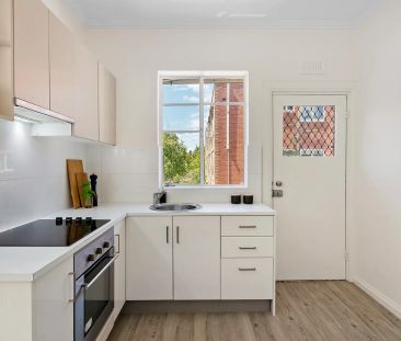 Timeless Grace in Botanic Gardens Precinct! - Photo 6