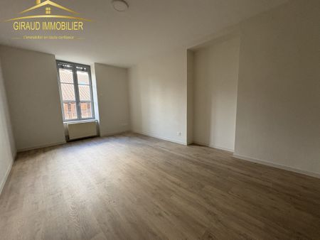 Location Appartement 3 pièces 69m² CHARLIEU 42190 - Photo 4