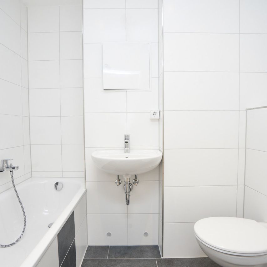 Frisch saniert / Große Küche / 2 Bäder - Photo 1