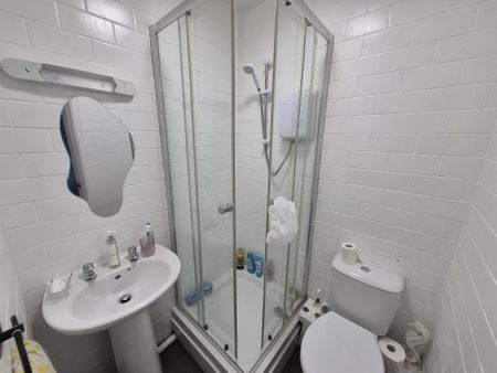 1 bedroom flat to rent - Photo 4
