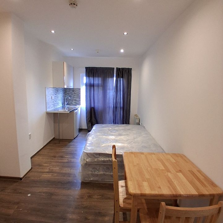 Studio Flat, Fordel Road, SE6 - Photo 1