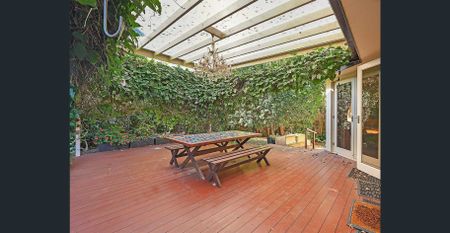 Charming family home - Photo 4