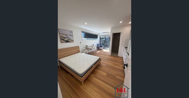 Modern Studio - Fully Furnished Studio Rooms - ALL Utilities Included - Photo 1