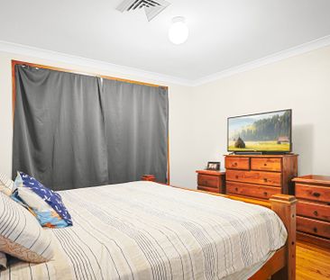 Neat & Tidy 3 Bed Home - Prime St Clair Location - Photo 5