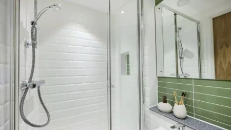 Premium Plus Ensuite - Photo 4