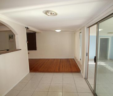 LOCATION !!! LOCATION !!! 4 BEDROOMS HOUSE IN QUIET STREET - SHORT ... - Photo 4