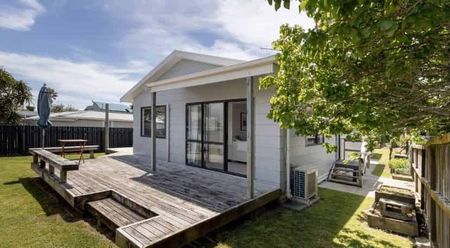 Coastal Living - Fully furnished. - Photo 5