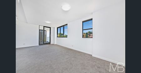 LUXURY LIVING AMID LEAFY TRANQUILLITY - Photo 3