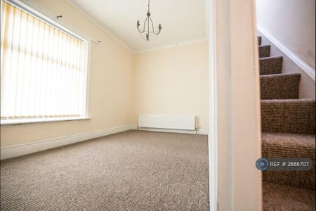 2 bedroom terraced house to rent - Photo 3