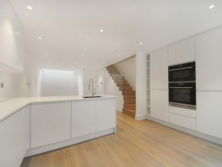 3 bedroom end of terrace house to rent - Photo 2