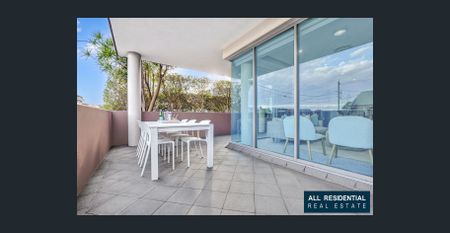 Seaside Serenity and Urban Sophistication Await: 2BR Apartment in Wollongong's Prime Location! - Photo 5
