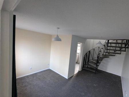 1 bedroom townhouse to rent - Photo 2