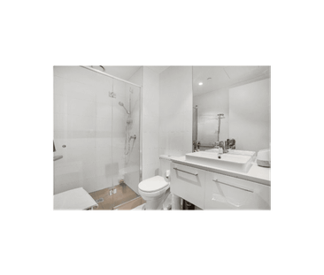 Elegant two bedroom apartment in Southbank with large balcony - Photo 1