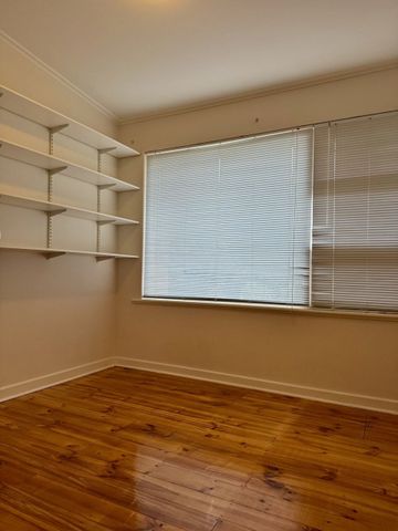 Three&sol;Four Bedroom Contemporary Home - Photo 5
