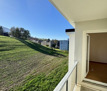 Rent a 2 ½ rooms apartment in Malleray - Photo 3