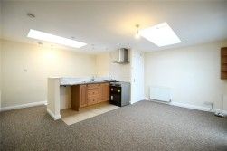 2 Bed Flat To Rent - Photo 4