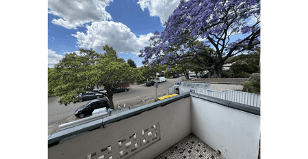 Two bedroom unit with lock up garage - Photo 4