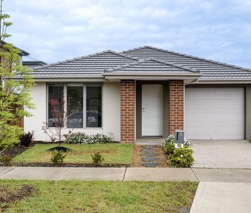 3 Chitwan Street, Clyde North, Vic 3978 - Photo 4