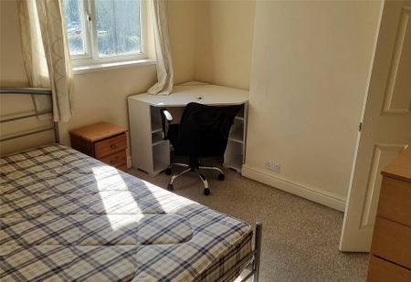 5 bedroom terraced house to rent - Photo 3