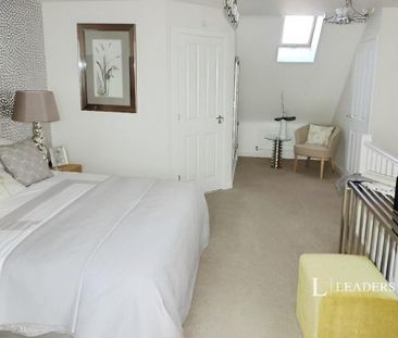 3 bedroom terraced house to rent - Photo 5
