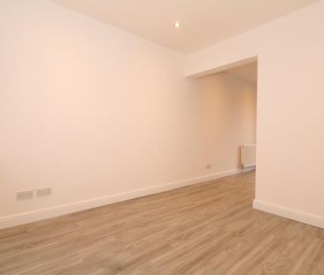 2 bedroom semi-detached house to rent - Photo 4