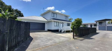 Spacious family home in a great location - Photo 3