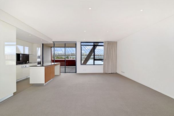 Luxury Two Bedroom with Study at Harbourfront Living in Jacksons Landing - Photo 1