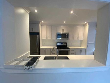For Lease - 601 Old Orchard Grove Unit# 1, Toronto, Ontario - Photo 4