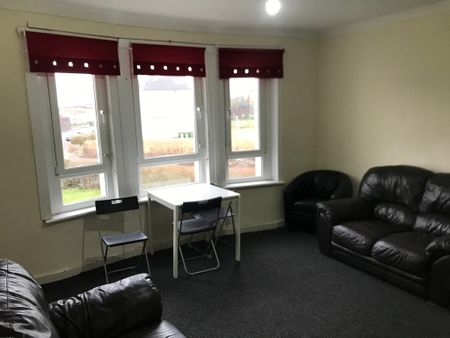 3 Bedroom Property To Rent - Photo 2