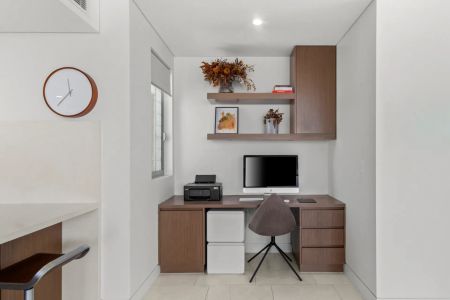 Penthouse Apartment with Superb Entertainer's Terrace & Spectacular Ocean Views - Photo 5