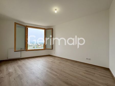 Location Appartement 4 pièces 79,30 m² - Photo 2