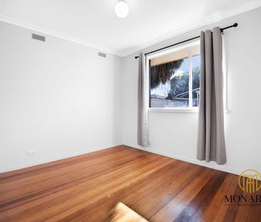 Comfortable Family Home in Woodville Park - Photo 2