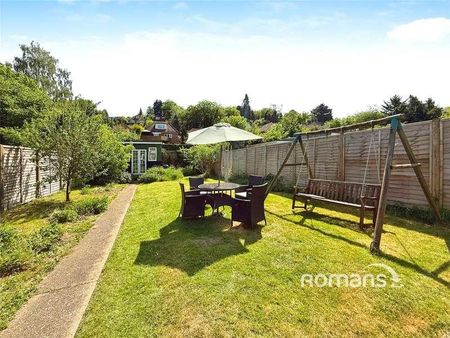 Chairborough Road, High Wycombe, Buckinghamshire, HP12 - Photo 5