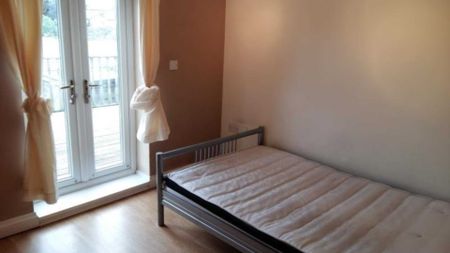 Price £850 pcm - Available Now - Furnished - Photo 5