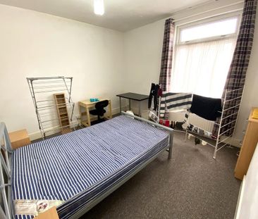 3 bedroom terraced house to rent - Photo 6