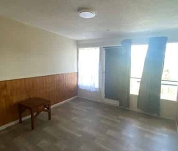 Renovated 2 Bedroom Unit - Photo 1