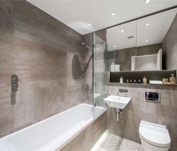 Completely modernised three bedroom townhouse moments from Marylebone - Photo 1