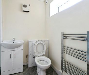 Flat to rent on - Photo 4