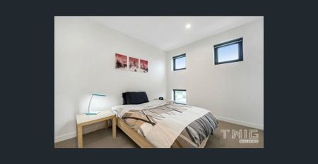 Spacious Apartment with Amazing Views - Photo 3