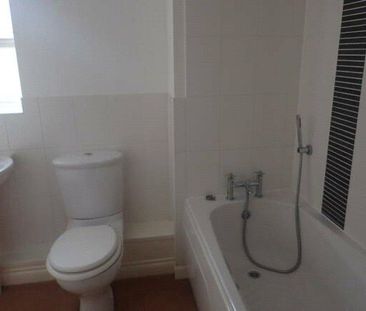 4 bedroom detached house to rent - Photo 6