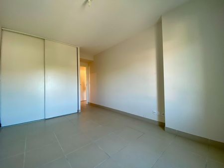 « VILLENEUVE-LES-AVIGNON - APPARTEMENT T4 105M² AVEC TERRASSE ET DOUBLE GARAGE » - Photo 2