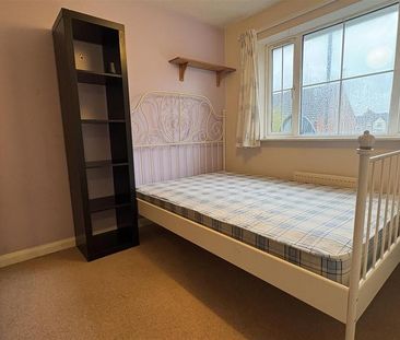 3 bedroom end of terrace house to rent - Photo 4