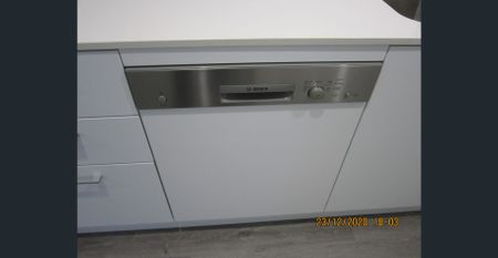 EXECUTIVE LIVING IN THE HEART OF TOOWONG - SO CLOSE YET SO QUIET - LIFESTYLE MEETS CONVENIENCE - Photo 5